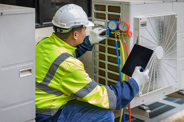 Professional Hvac technician working in Western Springs, IL